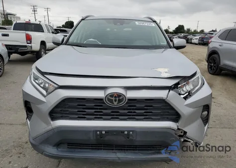 2020 Toyota Rav4 Xle z USA, uszkodzony, nr VIN JTMW1RFV6LJ020623